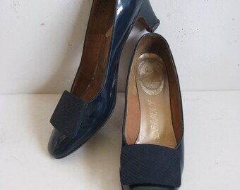 Vintage 1970s Patent Leather Shoes 70s Delman Navy Blue Leather Pumps Shoes 8