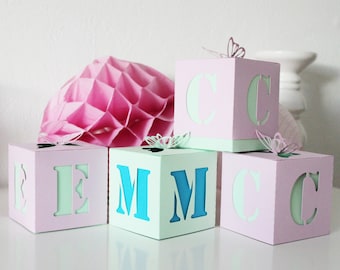 10 boxes with dragees-candy - baptism - themed "Butterfly" for festive paper 210 gr - table personalized with first name initial