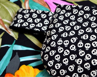Skull Bag Glows in the Dark