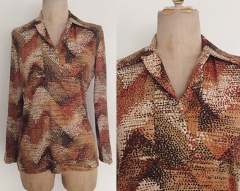 1970's Brown Chevron Stripe Polyester Top Size Medium Large by Maeberry Vintage