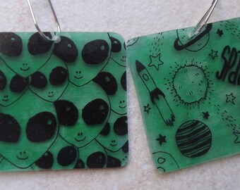 These earrings extra terrestrial