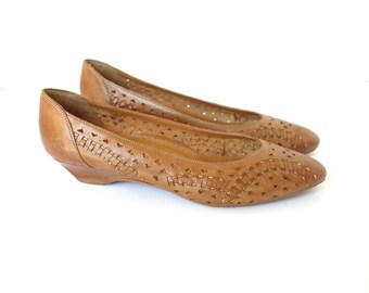 Vintage 80s Brown Leather Pointed Toe Woven Leather Flats, The Leather Collection, Size 6