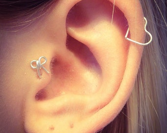 Sterling Silver Bow Tragus Earring, Tragus Earrings, Tragus Piercing, Bow Earring, Bow Earrings, Bow Jewelry, 14k