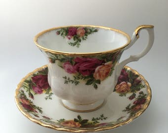 Vintage Bone China Royal Albert Old Country Roses Tea Cup and Saucer