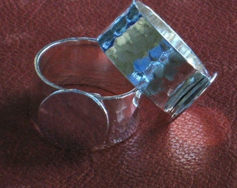 Ring Blanks 6 Adjustable Under top Up to size 11 Large bases Choose 13mm 15mm or 20mm pads Quality Sterling silver plated Hammered pattern