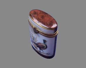 Limoges Porcelain Pill Box; Vintage Trinket box; White vintage box; French hand painted box with bird decoration; Gift idea; Gift for her