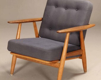 Hans Wegner GE-240 Cigar Chair in Oak
