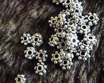 set of 20 metal daisy beads 4mm silver beads