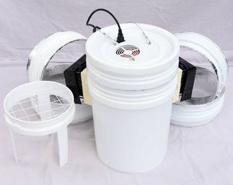 Space Bucket - the RainMan