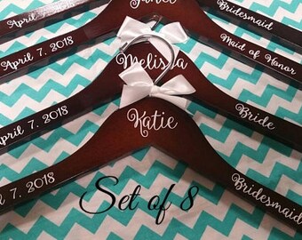 Personalized Wood Hanger for Bride and Bridal Party Set of 8/ Wood Bridal Hanger/Wedding Hanger/Wedding Party Hanger/Bridesmaid Hanger