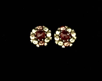 Pair of 50's Multi-Bead Clip on Earrings GJ2684