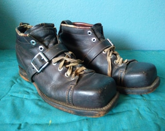 Vintage Chippewa leather ski boots circa 1930s or 1940s size 9-9 1/2
