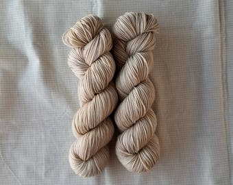 Cameltaupe - Hand dyed yarn - Superwash - Merino - Nylon - DK - indie dyed - semi-solid