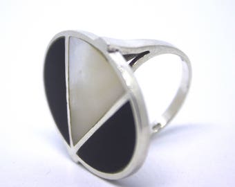 Rhinestone/Ring of sterling Silver, mother of pearl and Onyx