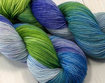 Hand dyed sock yarn, superwash merino & nylon, 463 yds / 100 grams. Great for knitting, crocheting, weaving