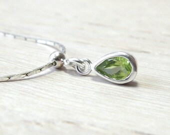 August birthstone Peridot necklace Delicate necklace Simple silver necklace August Birthday Gift Peridot Jewelry birthstone necklace