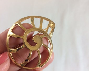 Shell shape brooch, gold tone brooch