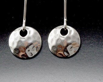sterling silver hammered disc earrings, tiny dot earrings, sterling silver disc earrings, simple everyday sterling silver earrings