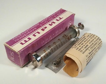 Vintage Soviet glass Syringe 5 ml in the box + 2 needles - Medical supplies