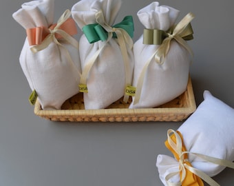 White linen mixed bag-with confetti-green water ribbon-favor