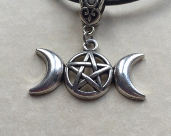 Triple moon necklace,pentagram,pentacle,pendant,wicca,pagan,witchcraft,spiritual jewellery,triple moon,charm necklace,gifts,pagan jewellery,