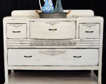 Vintage Vanity/Dresser/Buffet