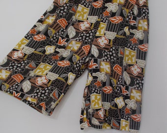 Vintage 80s Bermuda shorts by Mamut Moden chocolate brown with floral pattern size small