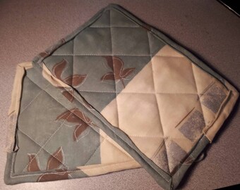 Cream and green fabric trivet set