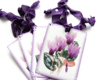 ON SALE 8 Gift Tags, Purple Cyclamen, Floral Botanical Party Favor Tags, Purple White Green Hang Tags, Takuniquedesigns