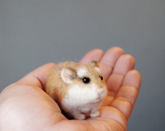 Robo Dwarf Hamster, Realistic Needle Felted Hamster, Roborovski Hamster, Handmade Animal - made to order