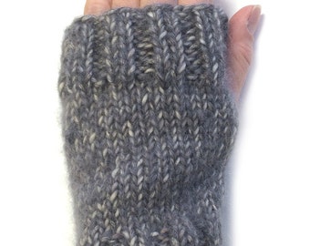 Beginner Mitts Knitting Pattern WM2051