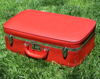 Vintage Ventura Red Suitcase with 3 Digit Combination Lock that Works Red Luggage Silver Metal Accents Soft Padded Ventura Luggage Bag