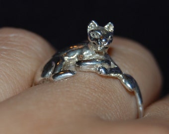 Lounging Curled Up Vintage Artsy Kitty Cat Ring Sterling 925 #BKC-KRNG89
