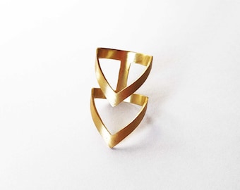 Dichiarazione dell'oro dell'anello del chevron di anello, oro, placcato in oro anello in bronzo, dichiarazione anello, anello V, cyber lunedi vendita, anello architettonico,
