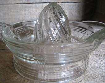 MINT 1930s Hazel Atlas Criss Cross Pattern Juice Reamer Clear