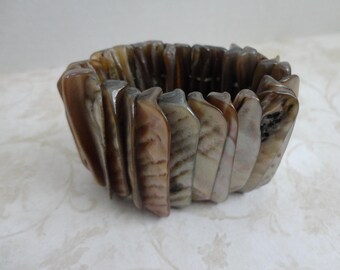 Natural Mother of Pearl Shell Bracelet