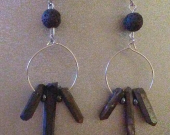 Black spike dangled earrings