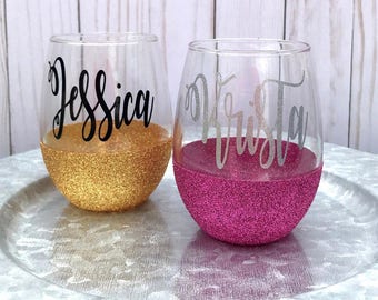 personalized glitter wine glass, custom bridesmaid gift, wine lover gift, bridal party gifts, 21st birthday gift for her, mom gift mom, best