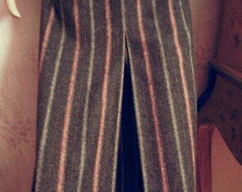 Skirt vintage of winter with a pleat in the Center, a lining 65% wool * Skirt with a box pleat at the center Winter skirt with wool