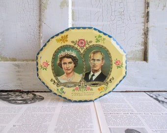 Vintage A. S. Wilkin Queen Elizabeth Coronation Tin