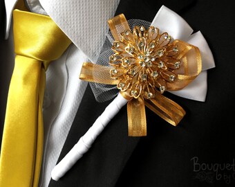 Gold Buttonhole, Wedding Buttonhole, Boutonniere, Mens Wedding Boutonniere, Lapel Pin, Mens Lapel Pin, Gold Lapel Pin, Lapel Flower, Groom