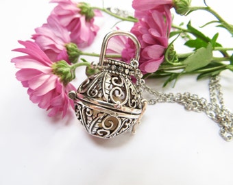Essential Oil Diffuser Necklace Aromatherapy Necklace Stainless Steel Chain Locket Pendant Filigree, Cage Locket, Sale