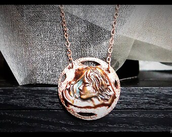 Hand carved pendant-microscultura in casting-available in bronze and Silver 925