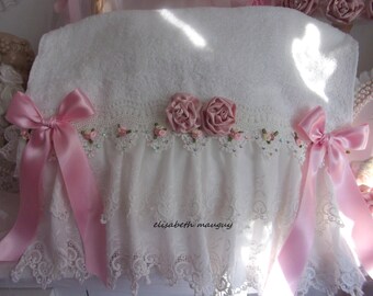 Feminine elegance, shabby chic bath towel, full of romance...
