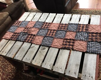 No. 58 All American Homespun Rag Tablerunner