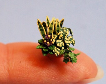1/4 inch scale miniature-Dish Garden