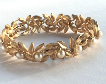 Vintage Goldtone Necklace by Avon