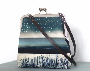 Shoulder bag, leather strap, cross-body kisslock purse frame, blue stripe, raindrops, silver, STORM