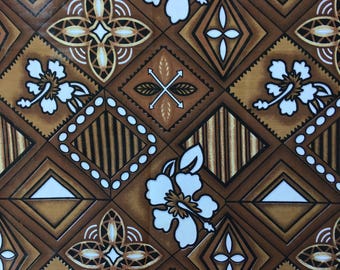 Polynesian CouponTissu 1 Brown and white hibiscus flower pattern