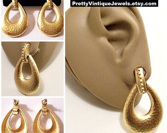 Monet Hammered Hoops Pierced Post Stud Earrings Gold Tone Vintage Oval Drop Door Knockers Raised Nail Heads Top Wide Band Dangles